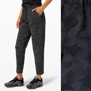 Lululemon Keep Moving Pants 7/8 Incognito Camo Multi Grey Sz 4